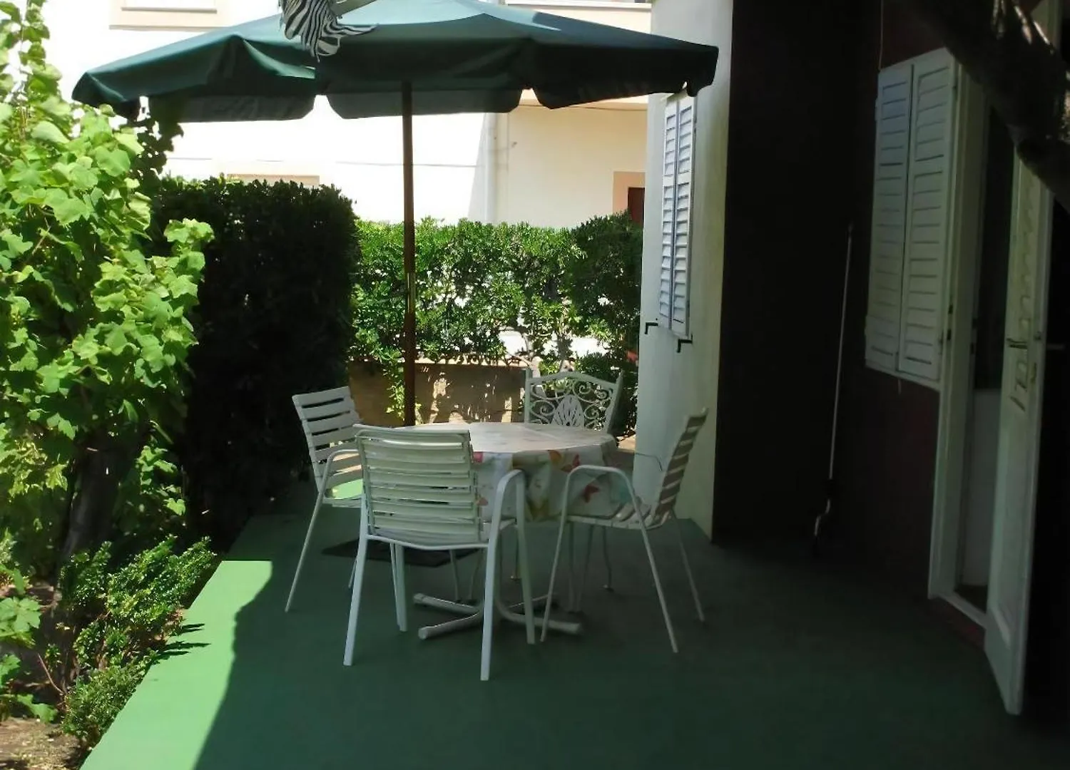 Grosse Ferienwohnung In Pag Mit Privater Terrasse Pag Town
