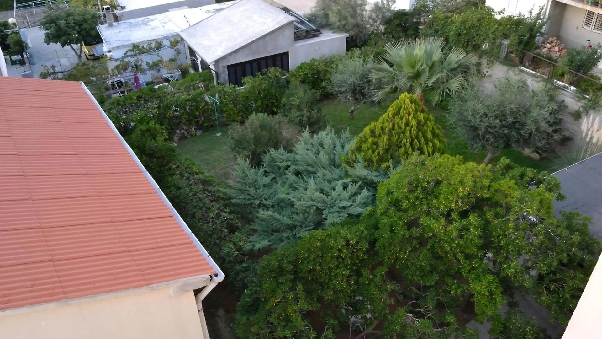 Grosse Ferienwohnung In Pag Mit Privater Terrasse Pag Town