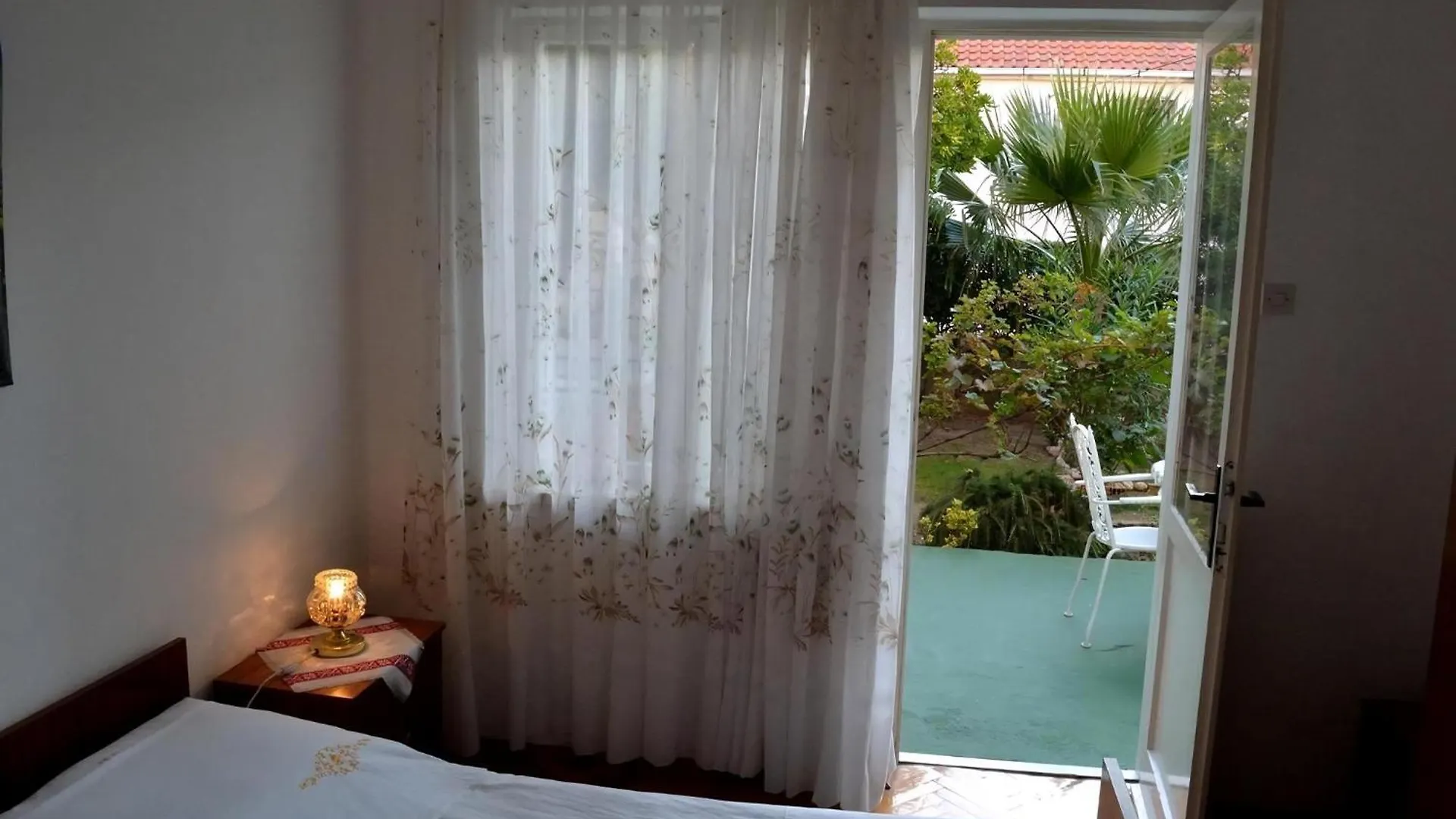 Grosse Ferienwohnung In Pag Mit Privater Terrasse Pag Town Croatia