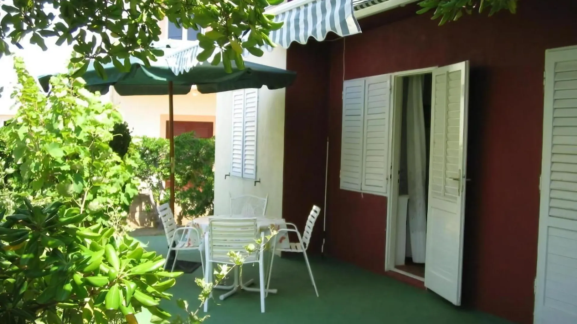 Grosse Ferienwohnung In Pag Mit Privater Terrasse Pag Town 0*,  Croatia